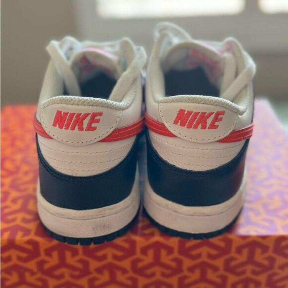 Nike Women’s Sneakers White Black Pink Low-Top - Picture 2 of 6